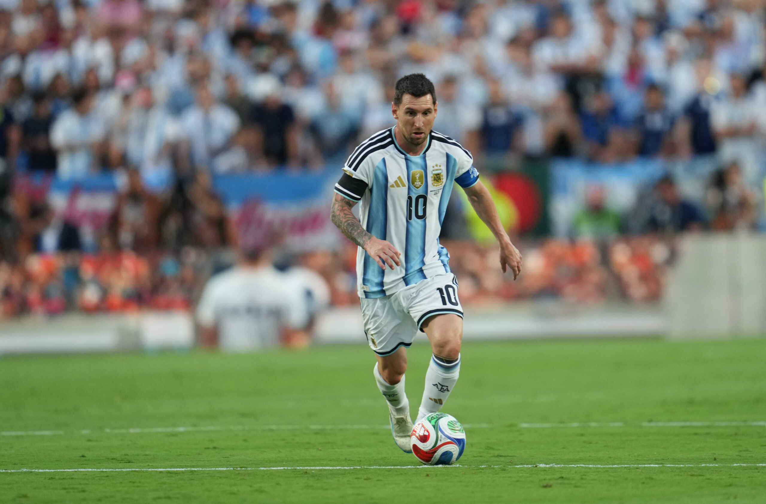 England vs Argentina: Messi Shocked as Martinez Scores Stunning Header!