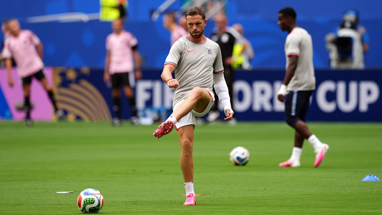 England’s Star Henderson Makes Astonishing Comeback Before Quarterfinal!
