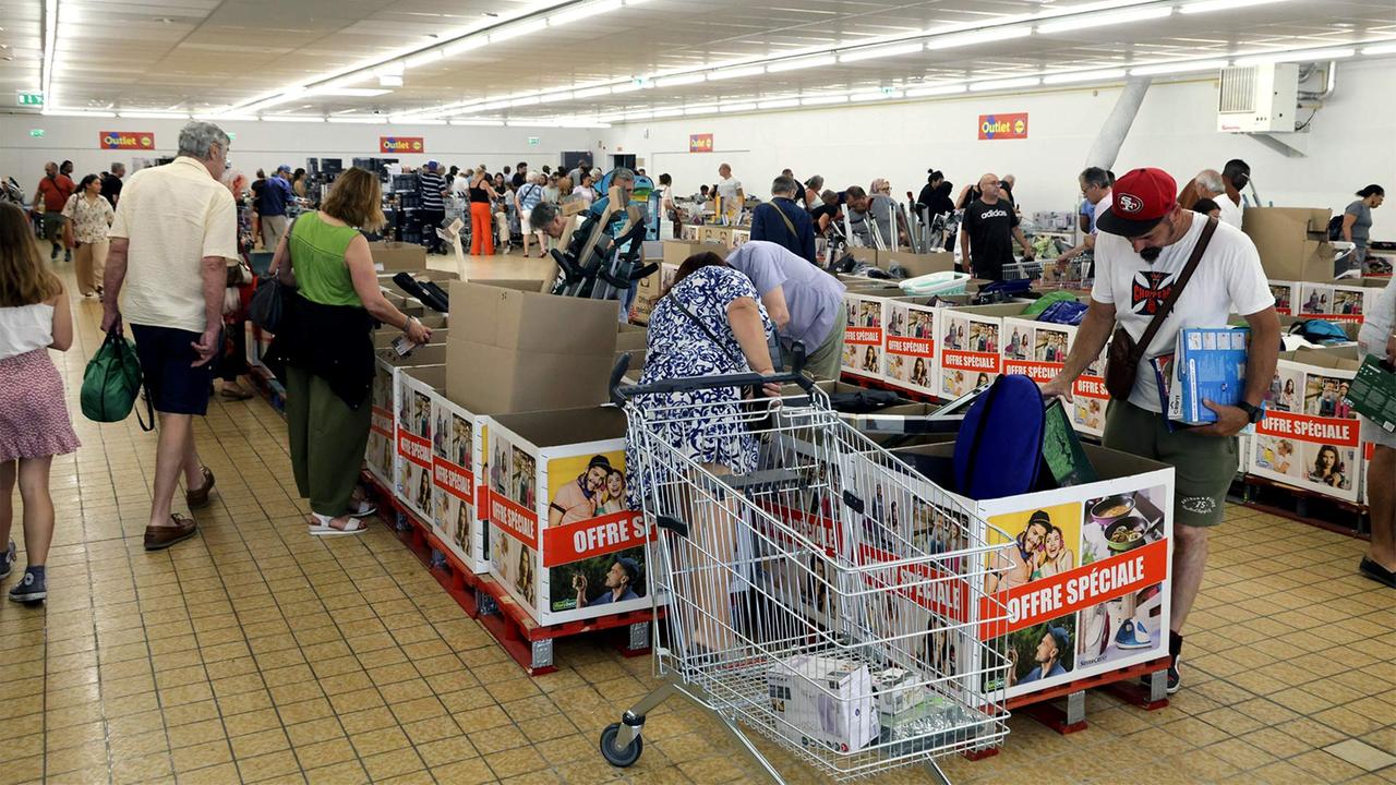 Eurozone Inflation Drops to 2.8%: What This Means for Consumers and the ECB