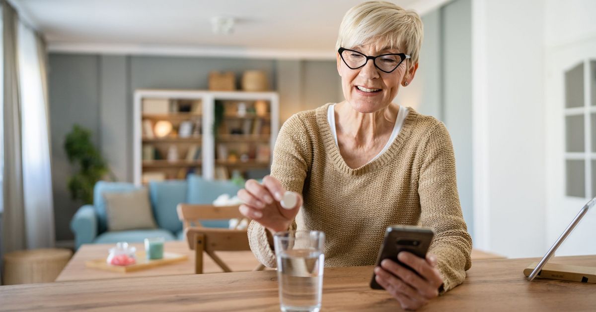Experts Say Calcium and Vitamin D Cut Hip Fractures by 16% – Here’s How