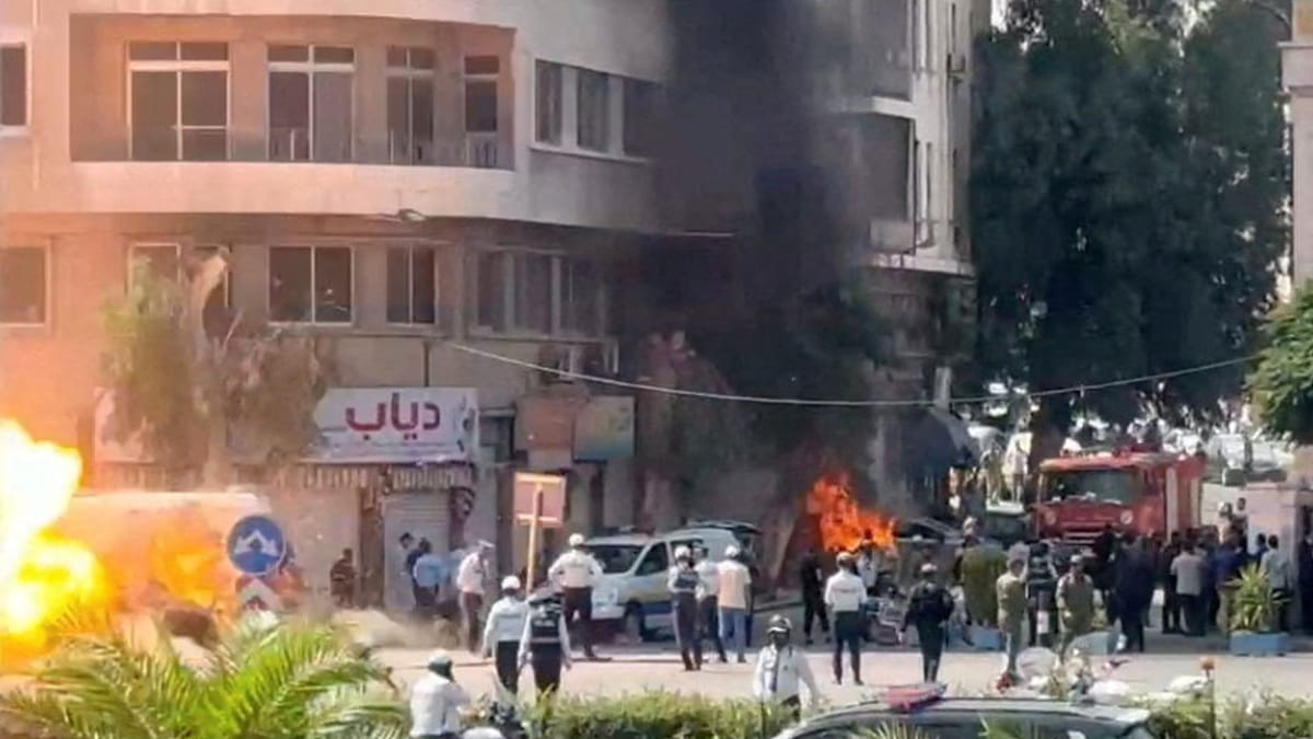 Explosions Near Hotel: Macron’s Historic Visit to Damascus Shattered