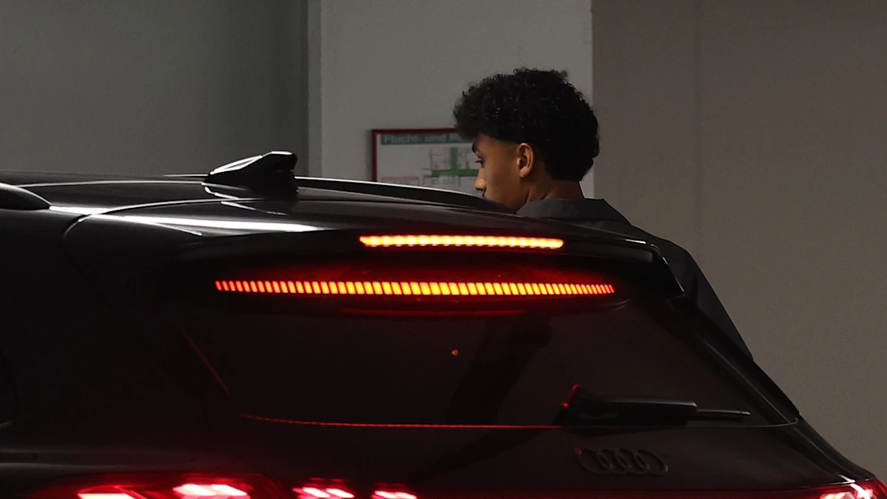 FC Bayern Signs WM Star Nathaniel Brown After Shocking DFB Defeat!