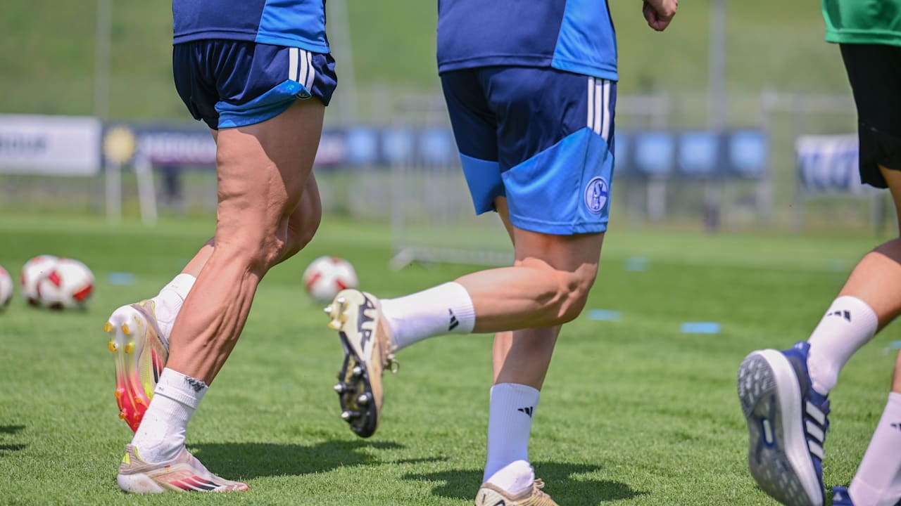 FC Schalke 04: Robin Gosens Shines in Extra Training Session!