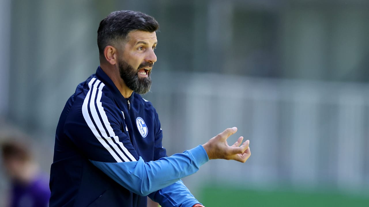 FC Schalke 04’s Shocking Loss and Injury: Defeat by Gütersloh in Cup Clash!