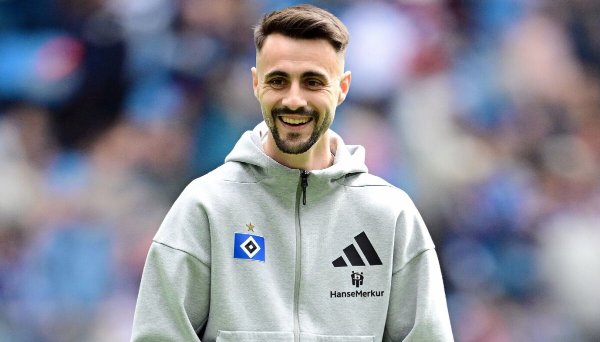 Fábio Vieira’s Arsenal Future in Doubt: HSV Transfer Buzz Grows