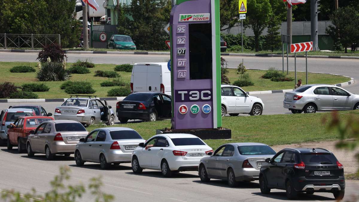 Fuel Crisis in Crimea: How Attacks on Russia’s Economy Sparked Chaos