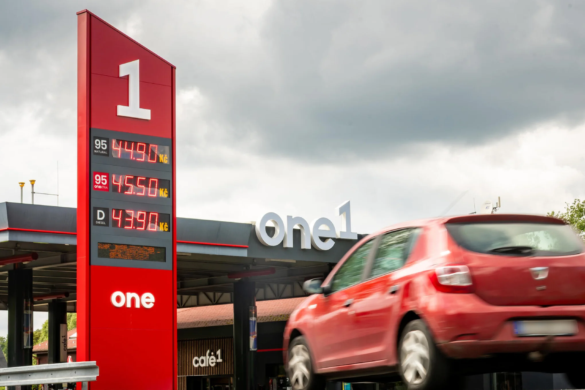 Fuel Prices in Czech Republic: Why They’re Still Cheaper After the Cap Removal