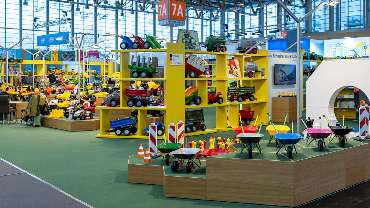 German Toy Manufacturer Closes: 110 Workers Laid Off Amid Bankruptcy