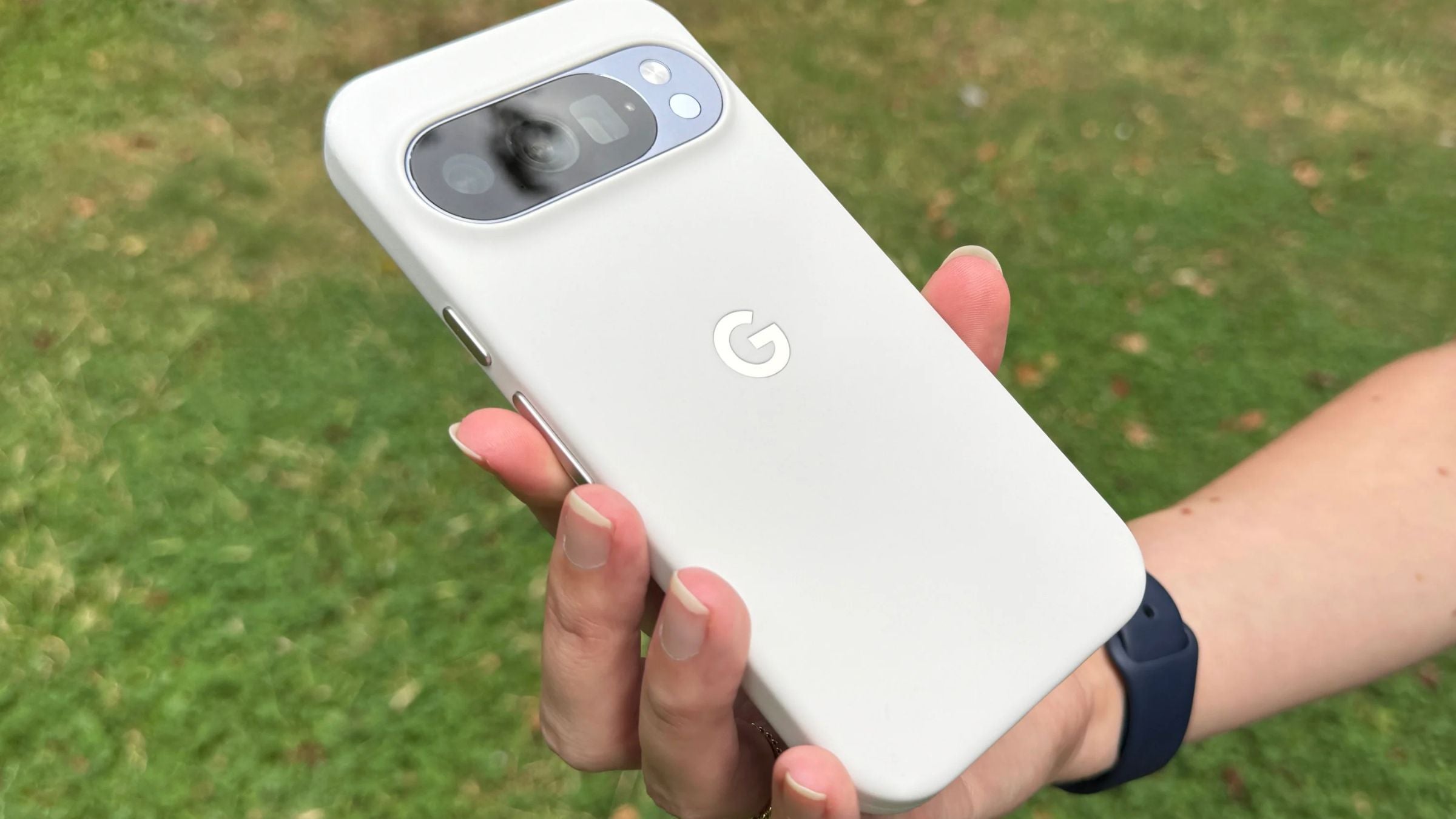 Get the Google Pixel 10 Pro at an Unbeatable Price with 2 Free Tariffs!