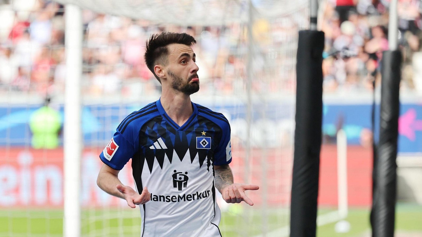 HSV Fans Regain Hope: Huwer’s Daily Fight for Vieira’s Transfer