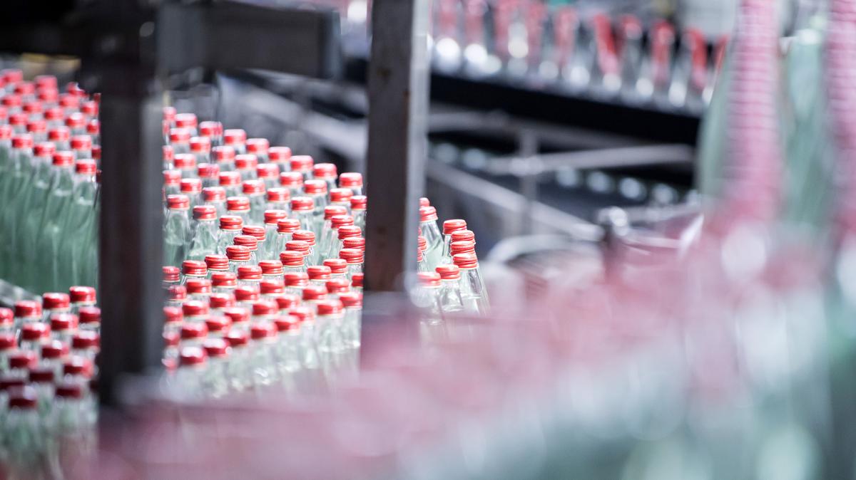 Health Alert: Bacteria Found in Popular Mineral Water – Recall Issued!