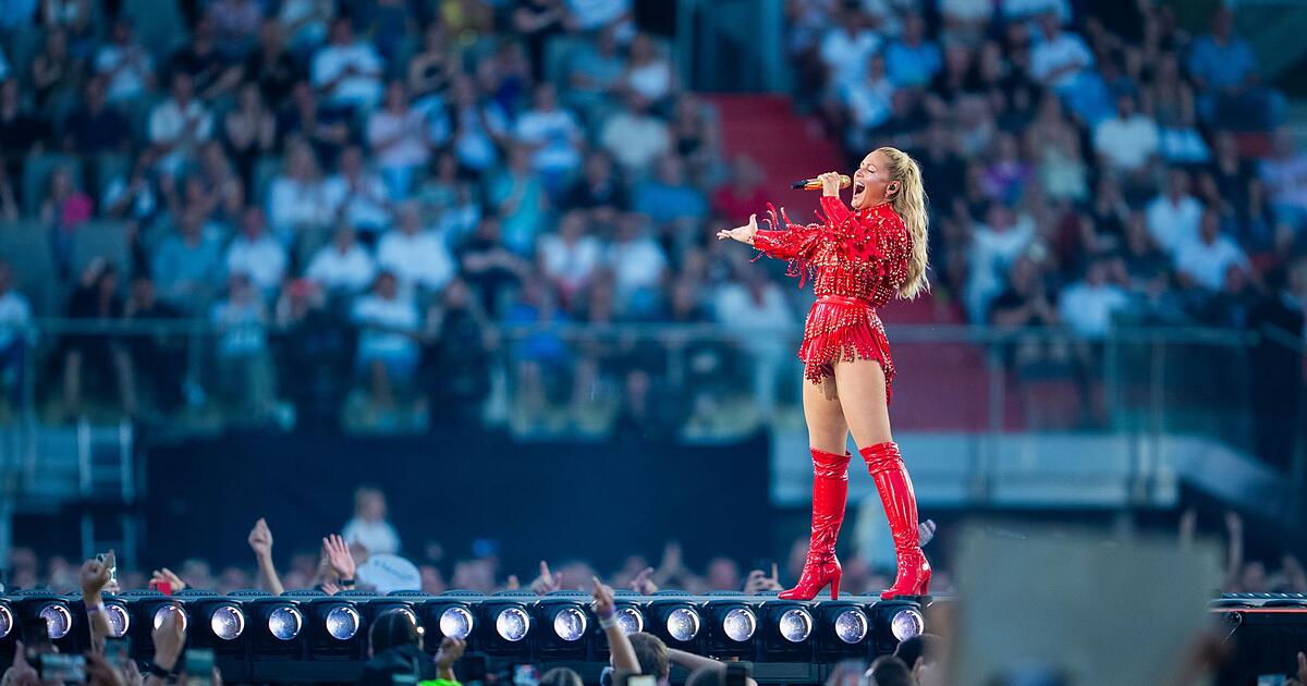Helene Fischer Defends High Ticket Prices: Are Concerts for the Wealthy?