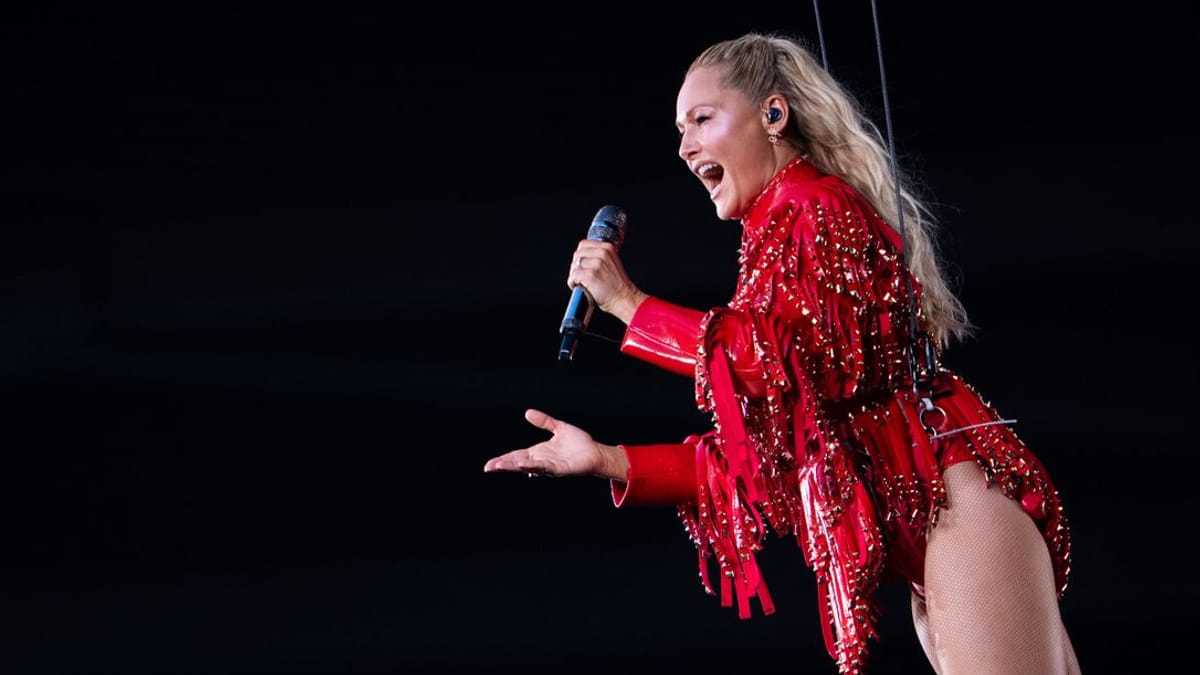 Helene Fischer’s Costume Malfunction in Vienna: Fans Laugh Along at Concert