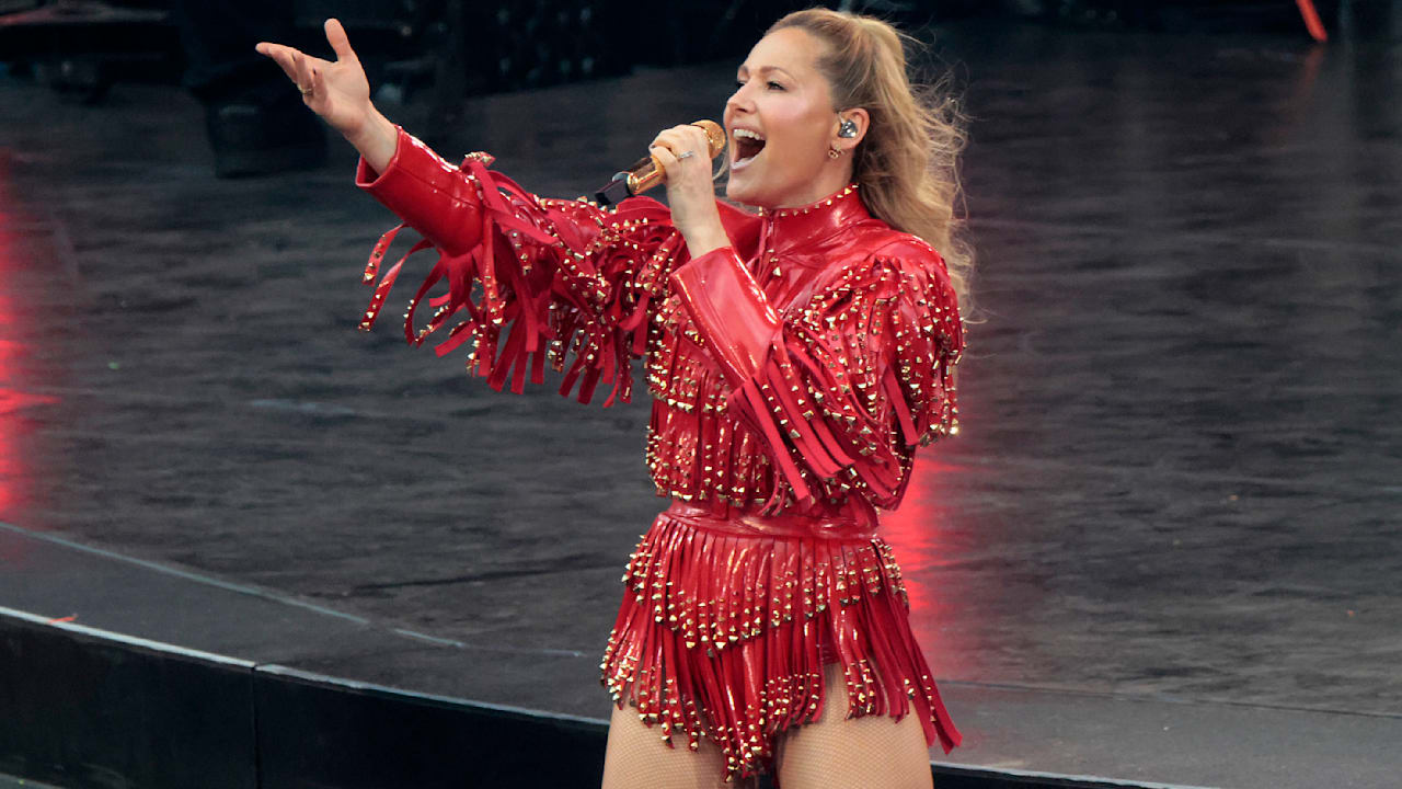 Helene Fischer’s Mega Concert Forces Team to Relocate – Shocking Move!