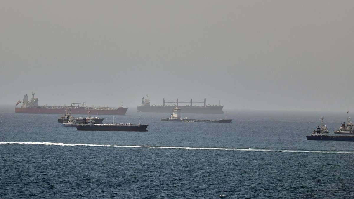 Hormuz Strait: Medvedev Calls Iran’s Waterway a “Thermonuclear Weapon”