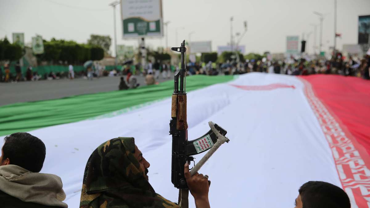 Houthi Attacks on Saudi Arabia: New Escalation in Iran Conflict