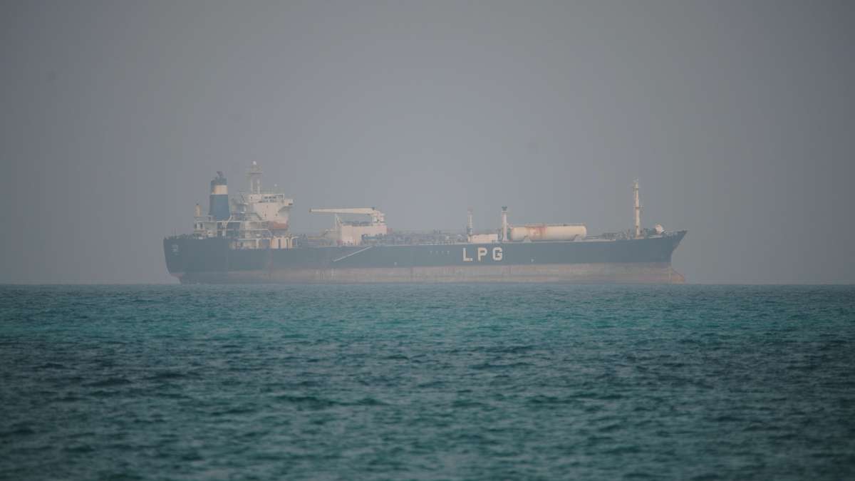 Iran War: Houthi Militias Strike Two Oil Tankers Amid Growing Tensions