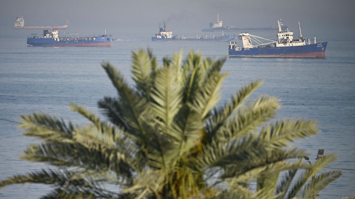 Iran’s Foreign Minister Mocks: US Military Strikes Iran and Enforces Trump’s Port Blockade