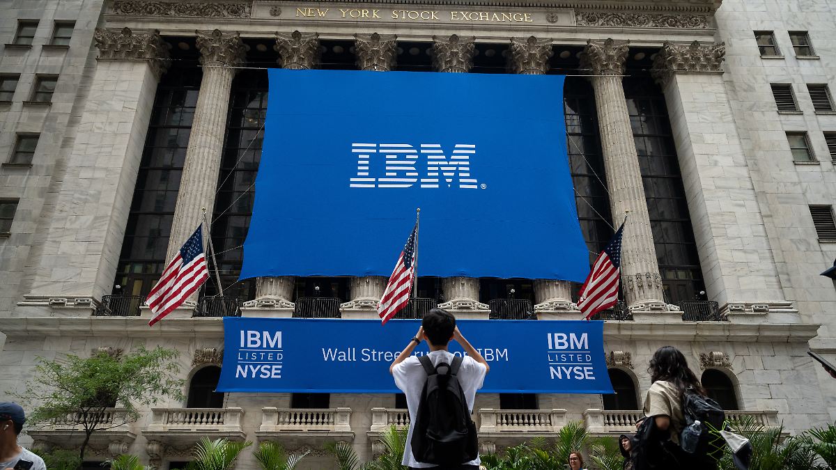 Is IBM’s Plunge a Warning Sign of a Major Tech Correction Ahead?