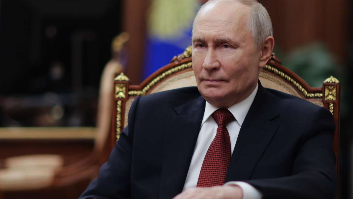 Is Putin’s Rule at Risk? Experts Weigh in on Growing Threats