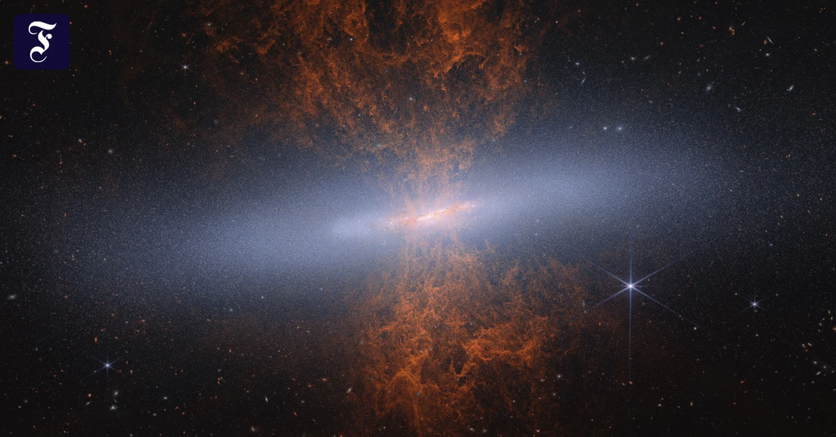James Webb Captures Stunning Details of Starburst Galaxy M82