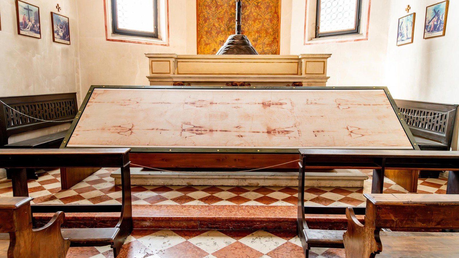 Jesus’ Shroud: Groundbreaking DNA Analysis Reveals Its Mystifying History