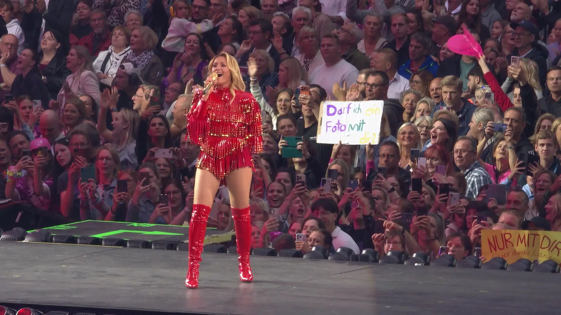 Jetzt oder Nie: 115,000 Fans Celebrate Helene Fischer’s Spectacular Comeback!