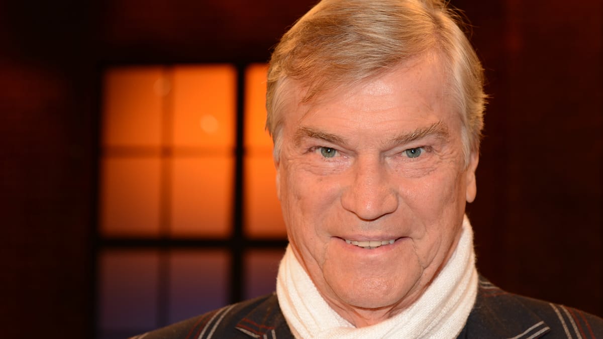 Jochen Busse Finds Love Again at 85: Meet His New Girlfriend!