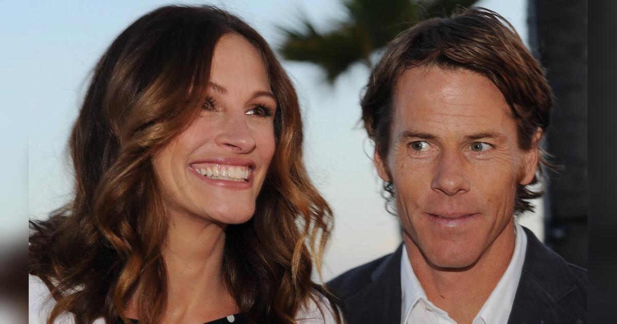 Julia Roberts Celebrates 24th Wedding Anniversary with Heartfelt Selfie