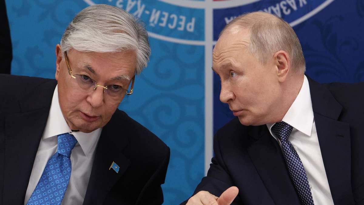 Kazakhstan President Stuns Putin: “Ukraine War Must End Now”