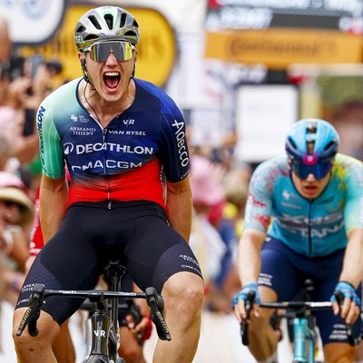 Kooij Takes First Sprint Victory in Pau at Tour de France 2026
