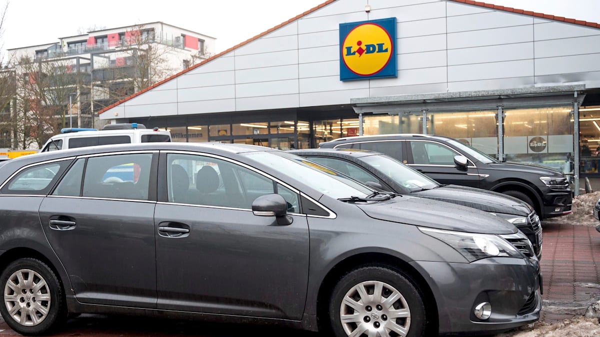 Lidl’s Schwarz Group Bans Employees from Ordering New Electric Company Cars