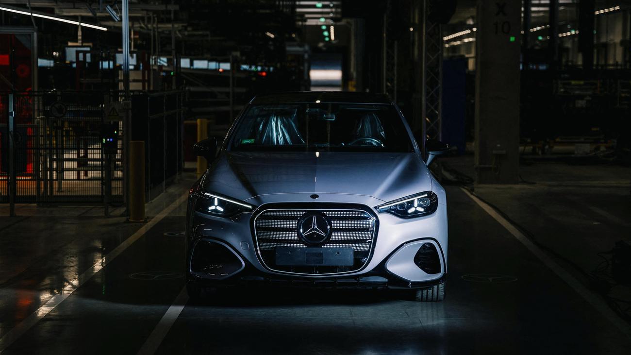 Mercedes-Benz Profit Soars 13% Despite Decline in Car Sales