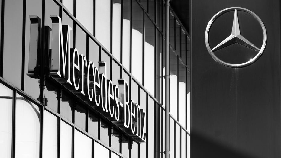 Mercedes Cuts Home Office: Employees Face Longer Hours for Same Pay