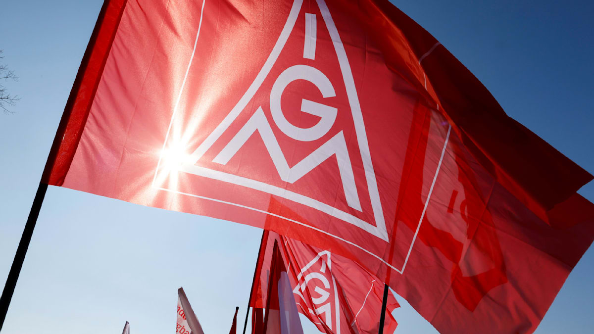 Mercedes Protests: IG Metall Promises a Hot Summer for Auto Industry Changes