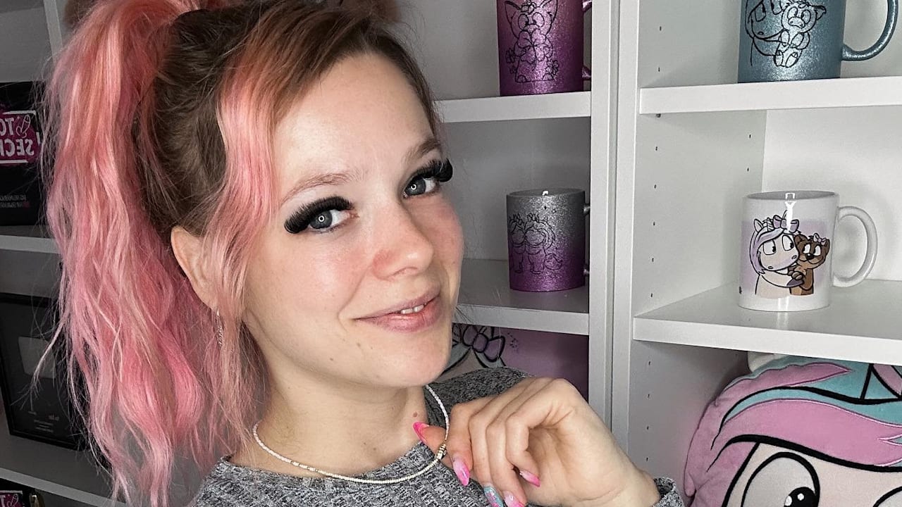 OnlyFans Star Anne Wünsche’s Struggle with Adenomyosis: Uterus Removal Ahead!