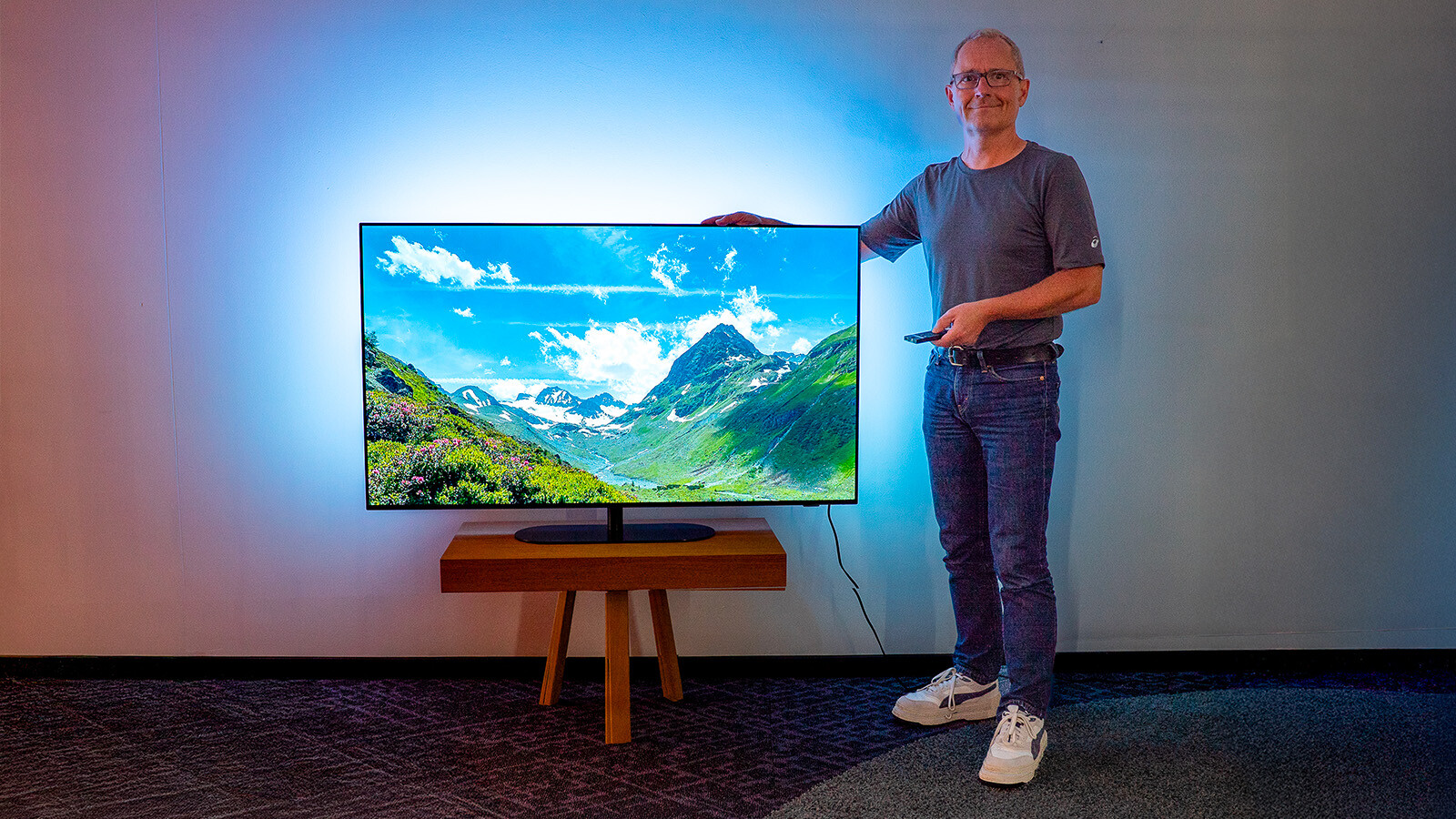 Philips OLED810 Review: Unmatched Color and Ambilight Experience Await