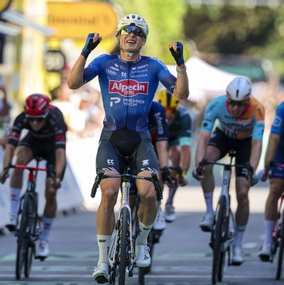 Philipsen Triumphs: A Rollercoaster Ride to Victory on Stage 17!