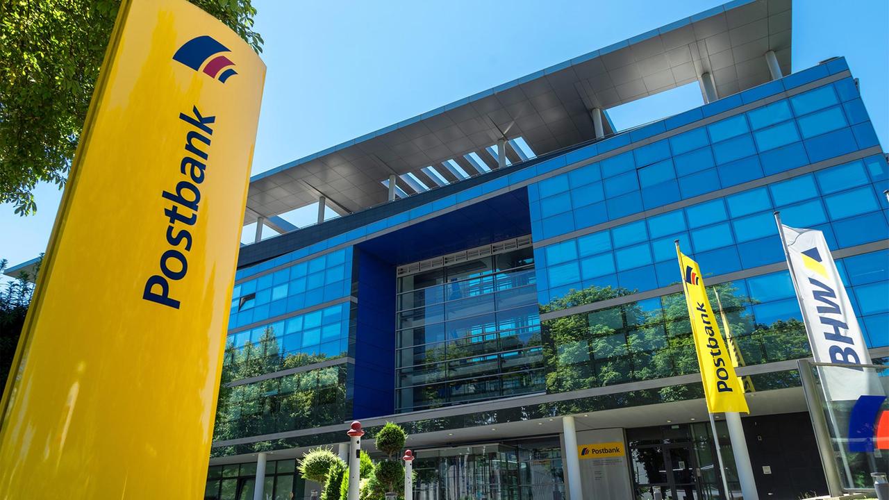 Postbank Secures Wage Deal, Averting Strikes for 9,000 Employees