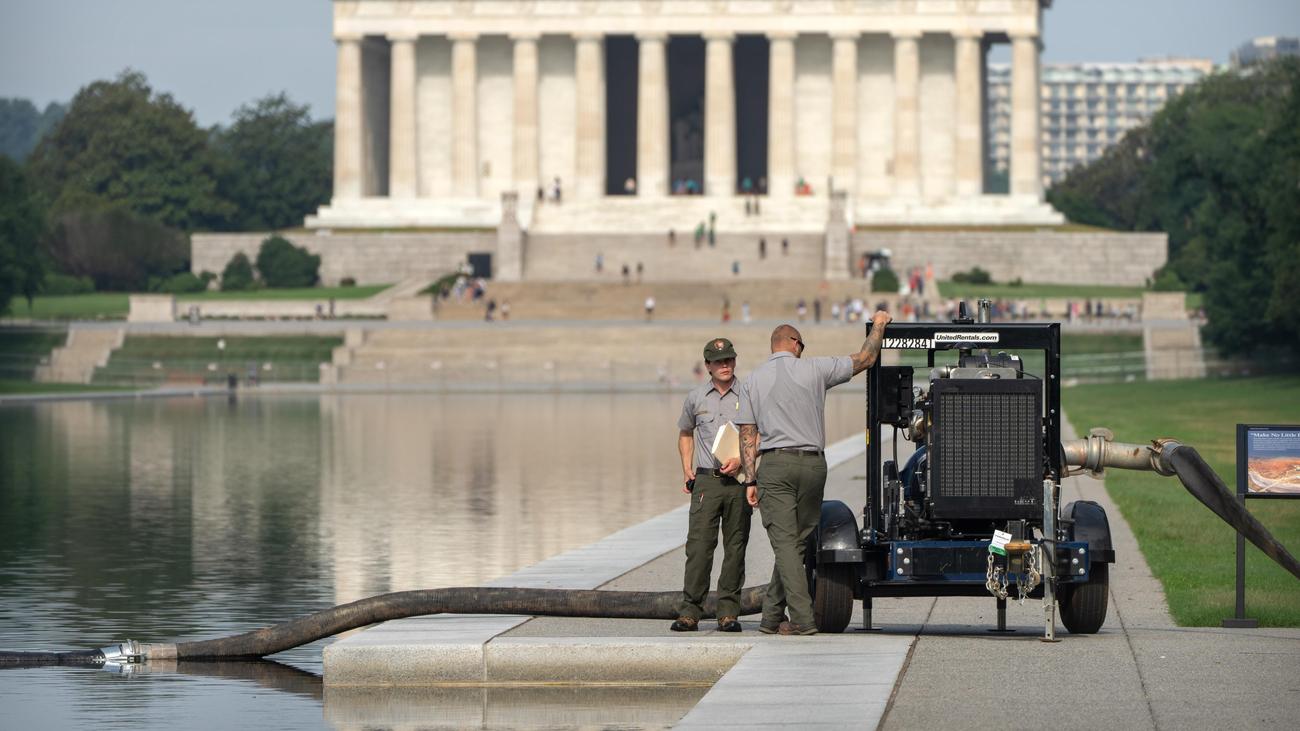Reflecting Pool at Lincoln Memorial Drained: Trump’s Controversial Renovation