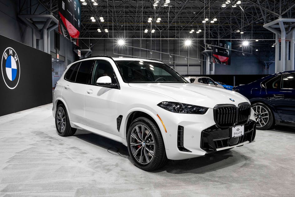 Russia’s Car Dealers Offering the New BMW X5 Despite Sanctions