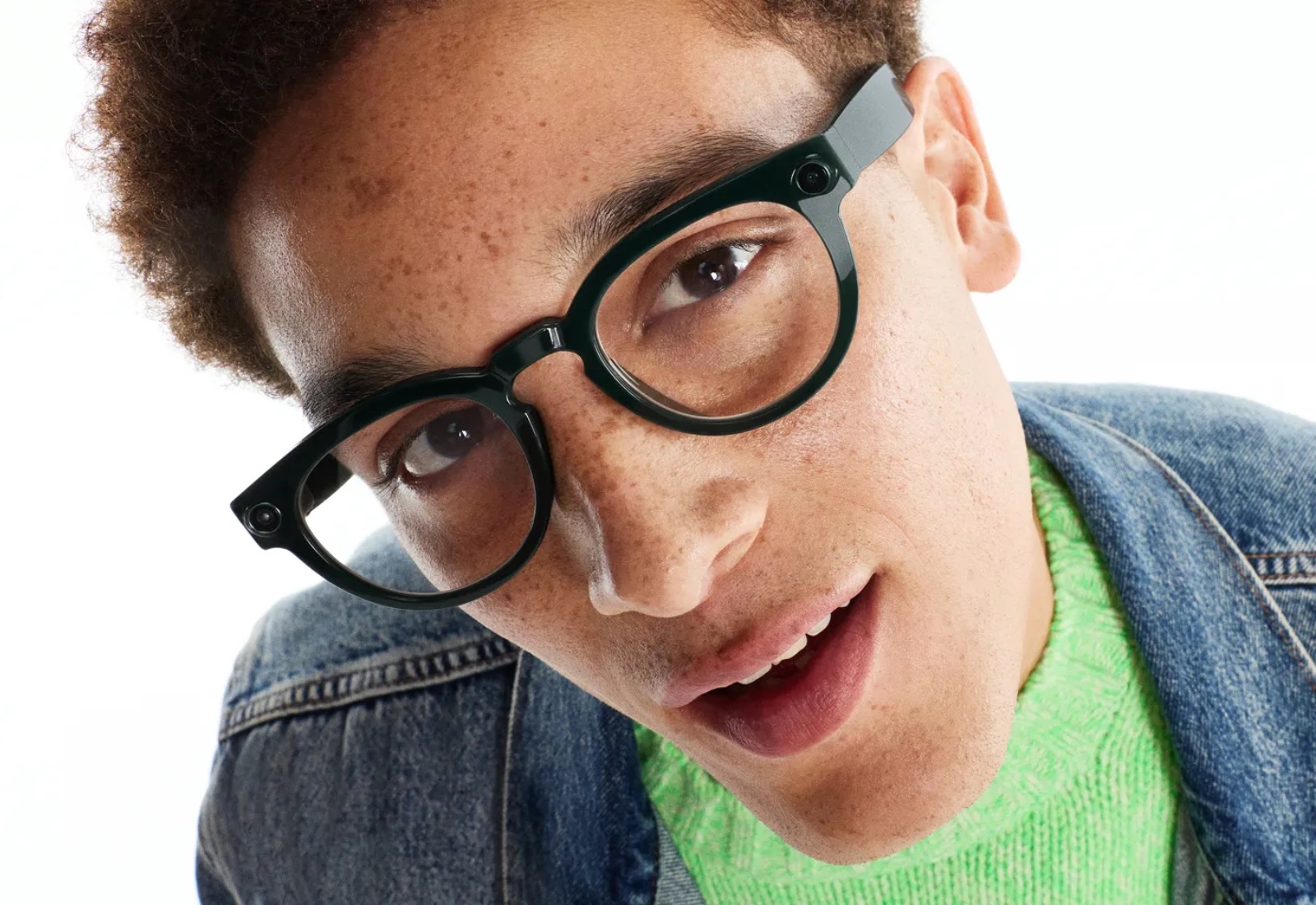 Samsung Expands Its Ecosystem with Stylish New Smart Glasses