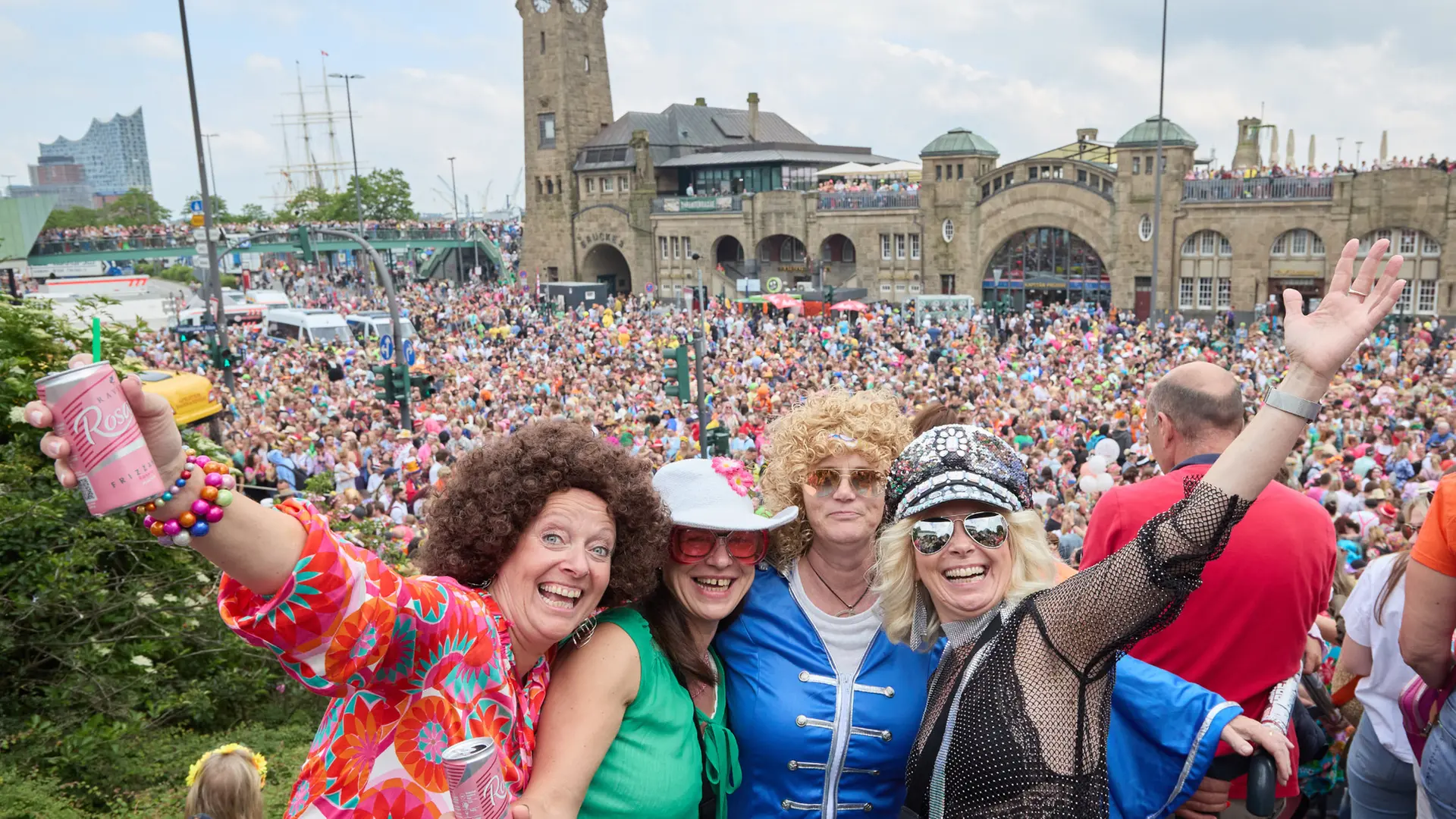 Schlagermove Hamburg: Exciting Party Celebrations and Street Closures Await!