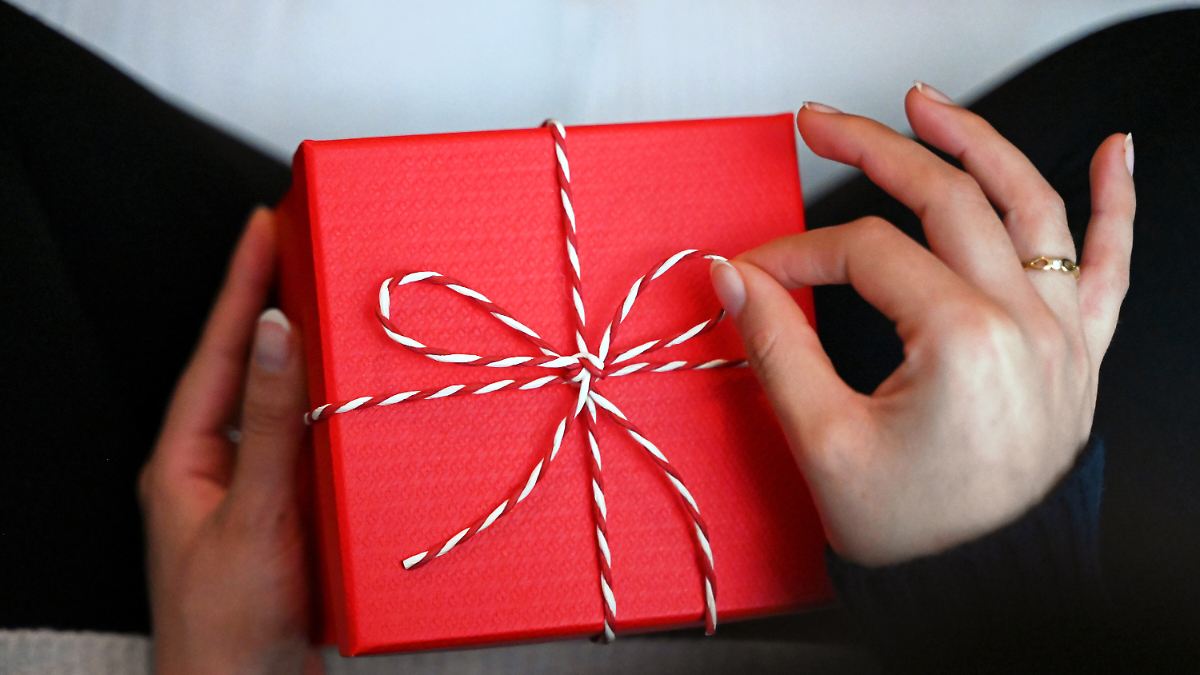 Self-Gifting Trend: Why Germans Spend on Clothes, Travel, and Food Experiences