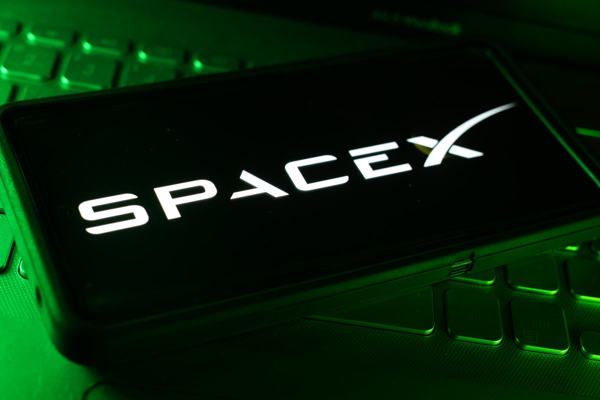 SpaceX’s Billion-Dollar Crisis: New Bonds Plunge Deep into Junk Risk