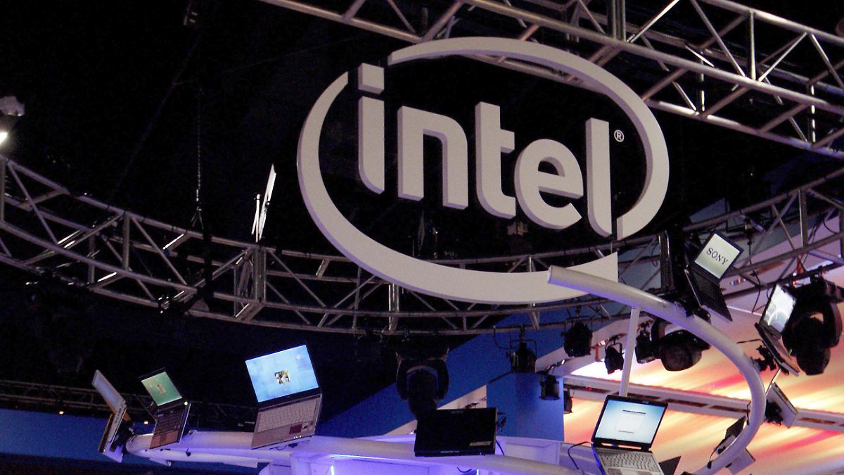 Stock Market Insights: July 24, 2026 – Intel’s Growth and Oil Prices Surge