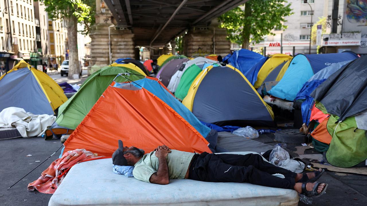 Street as First Stop for Refugees in Paris: A Struggle for Survival