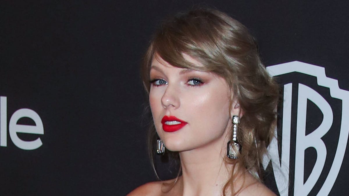 Taylor Swift Mourns a Mentor: Tragic News on Her Wedding Day