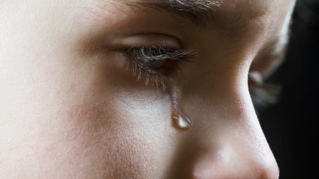 Tear Test May Detect Diseases Like Alzheimer and Parkinson Early