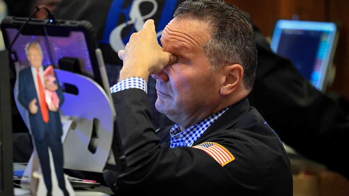Tesla Shares Plunge 14%: Wall Street Faces Twilight Amid Inflation Fears